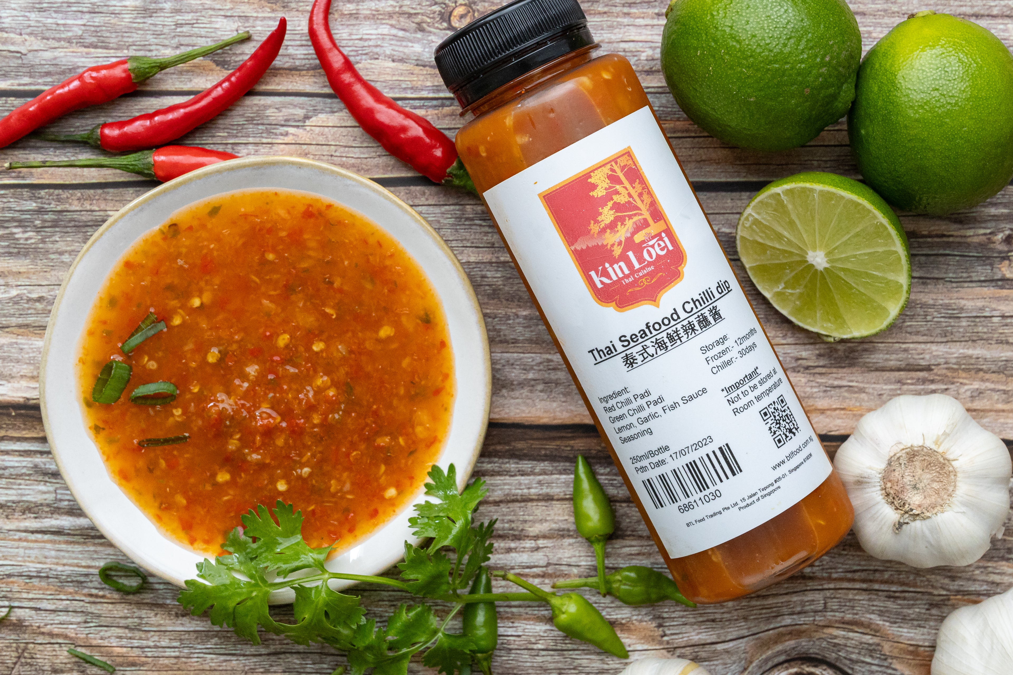 KiNLOEi Thai Seafood Chilli Dip 250ml/bottle